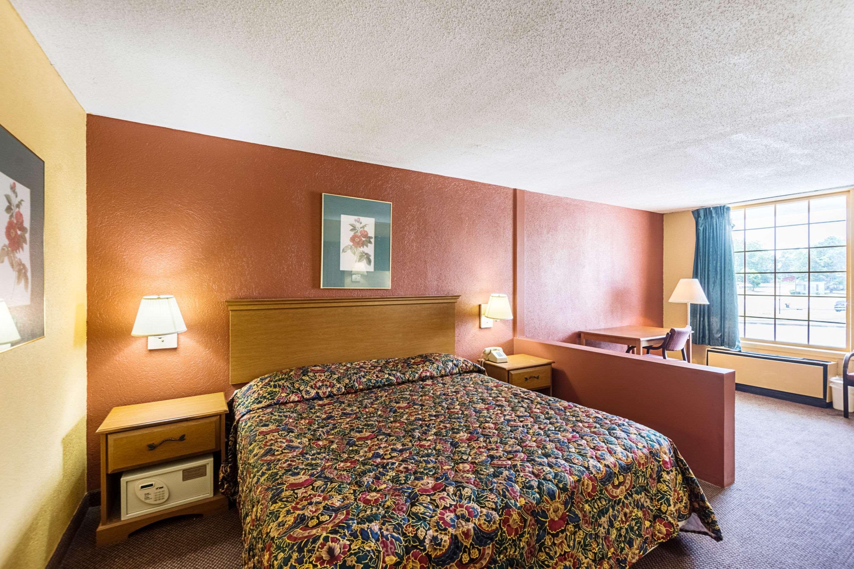 Orangeburg Inn & Suites Kültér fotó