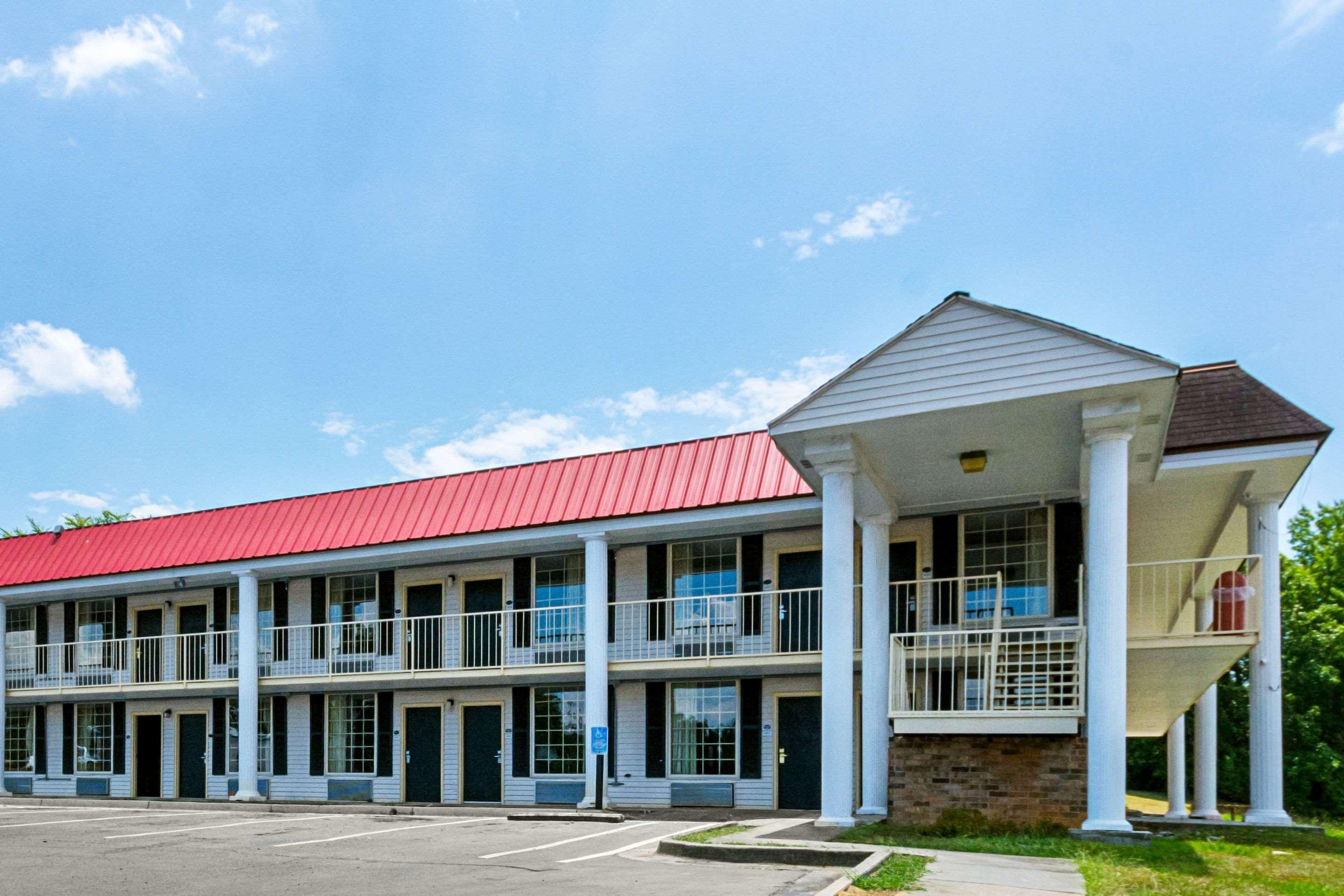 Orangeburg Inn & Suites Kültér fotó