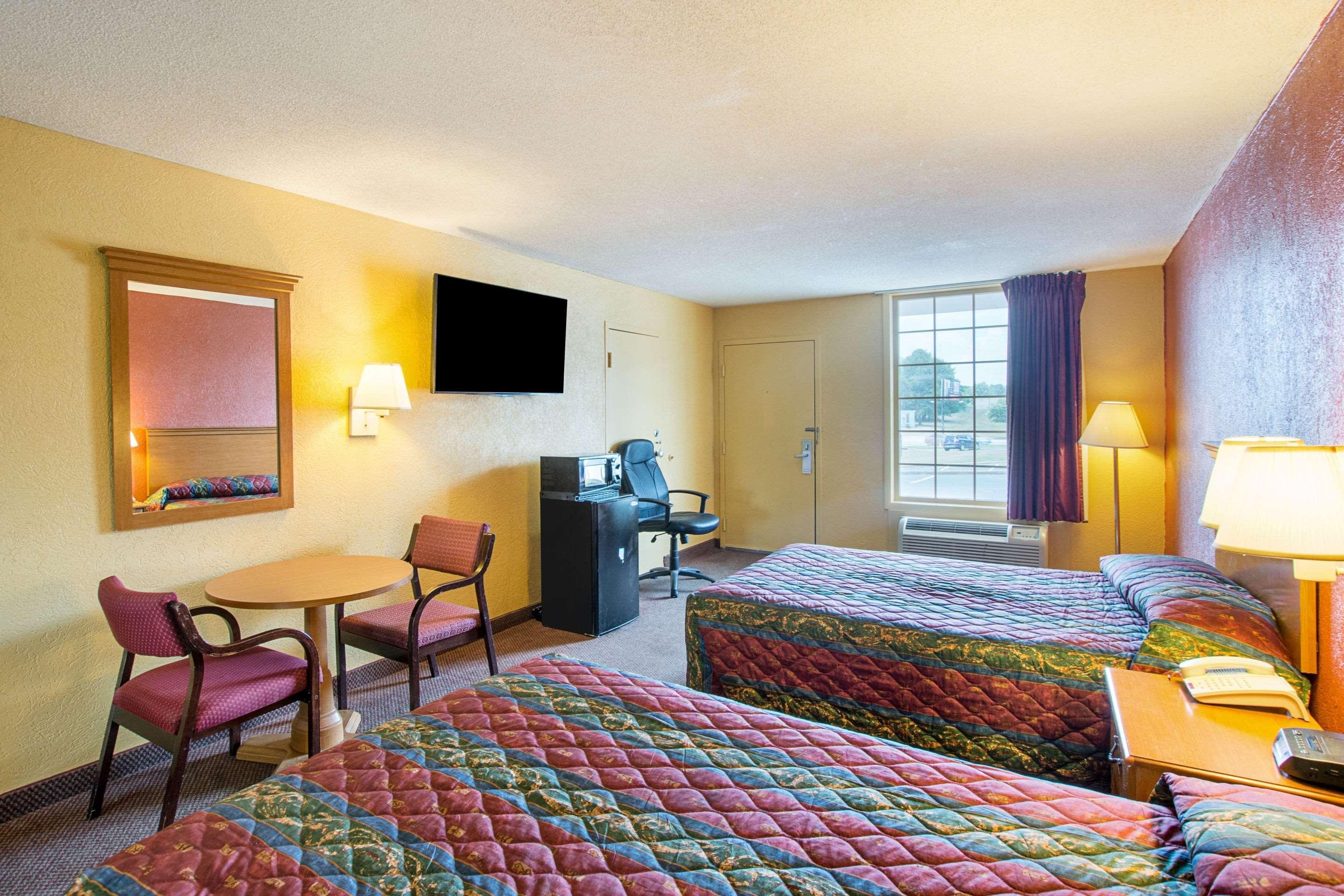 Orangeburg Inn & Suites Kültér fotó