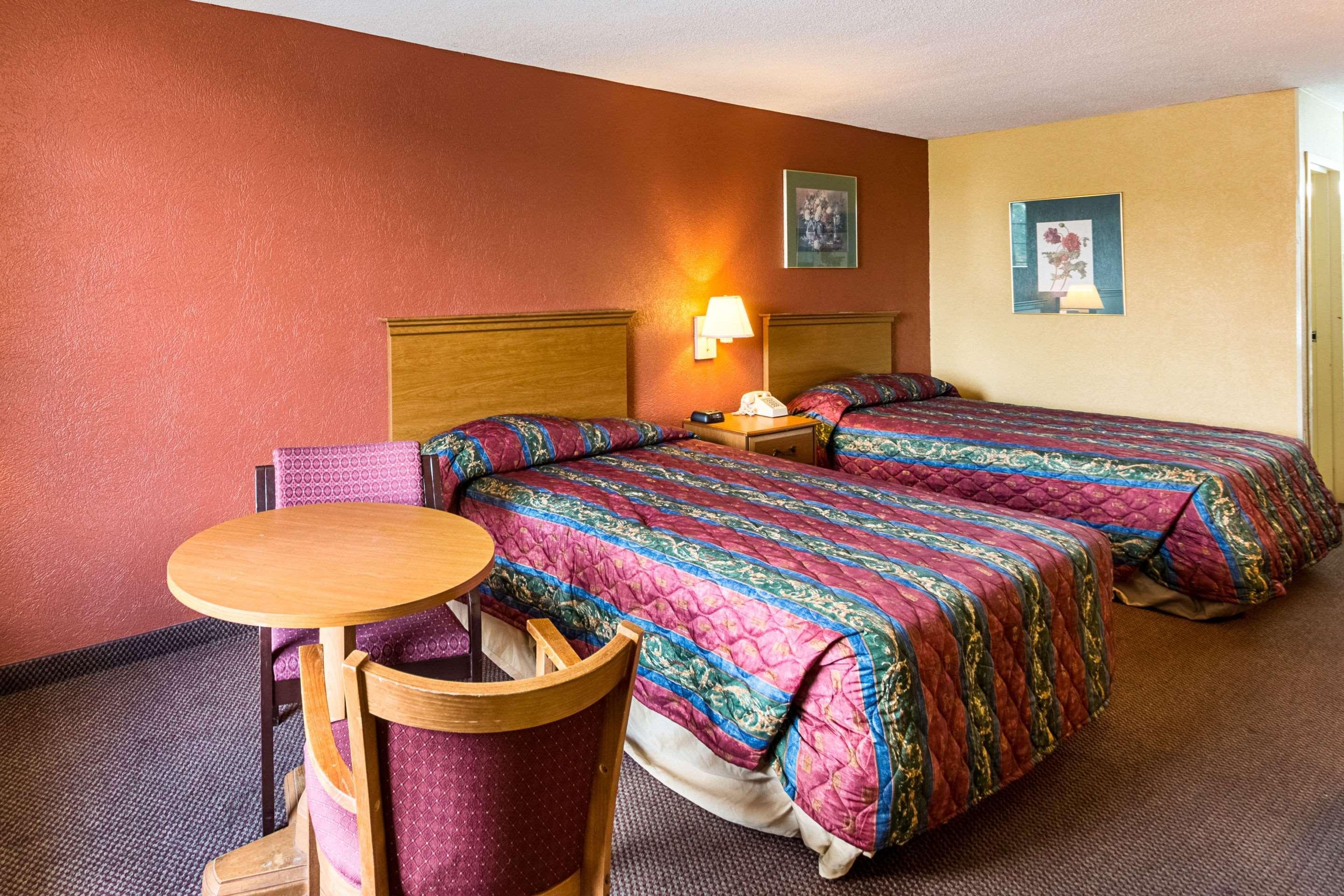 Orangeburg Inn & Suites Kültér fotó
