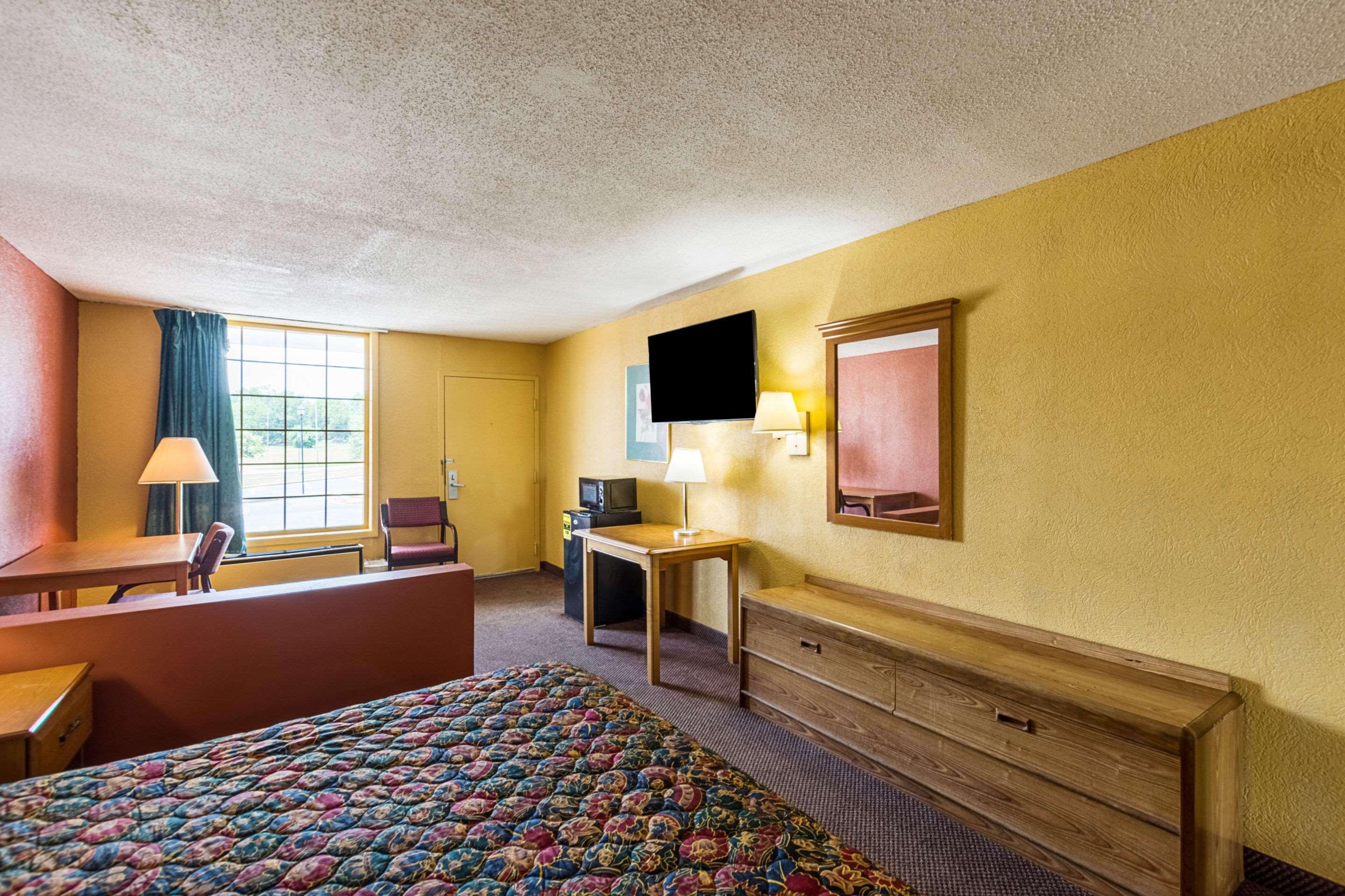 Orangeburg Inn & Suites Kültér fotó