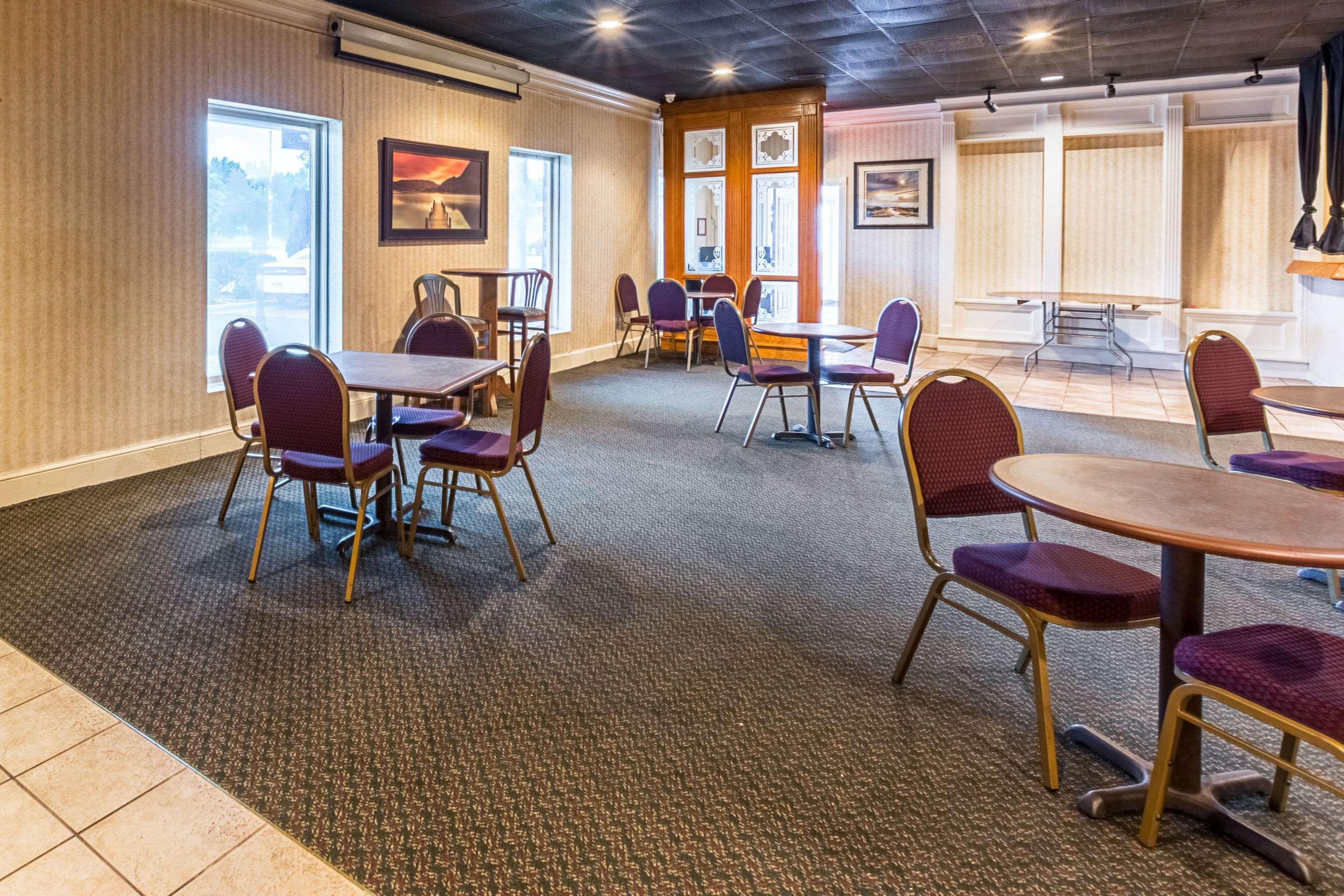 Orangeburg Inn & Suites Kültér fotó