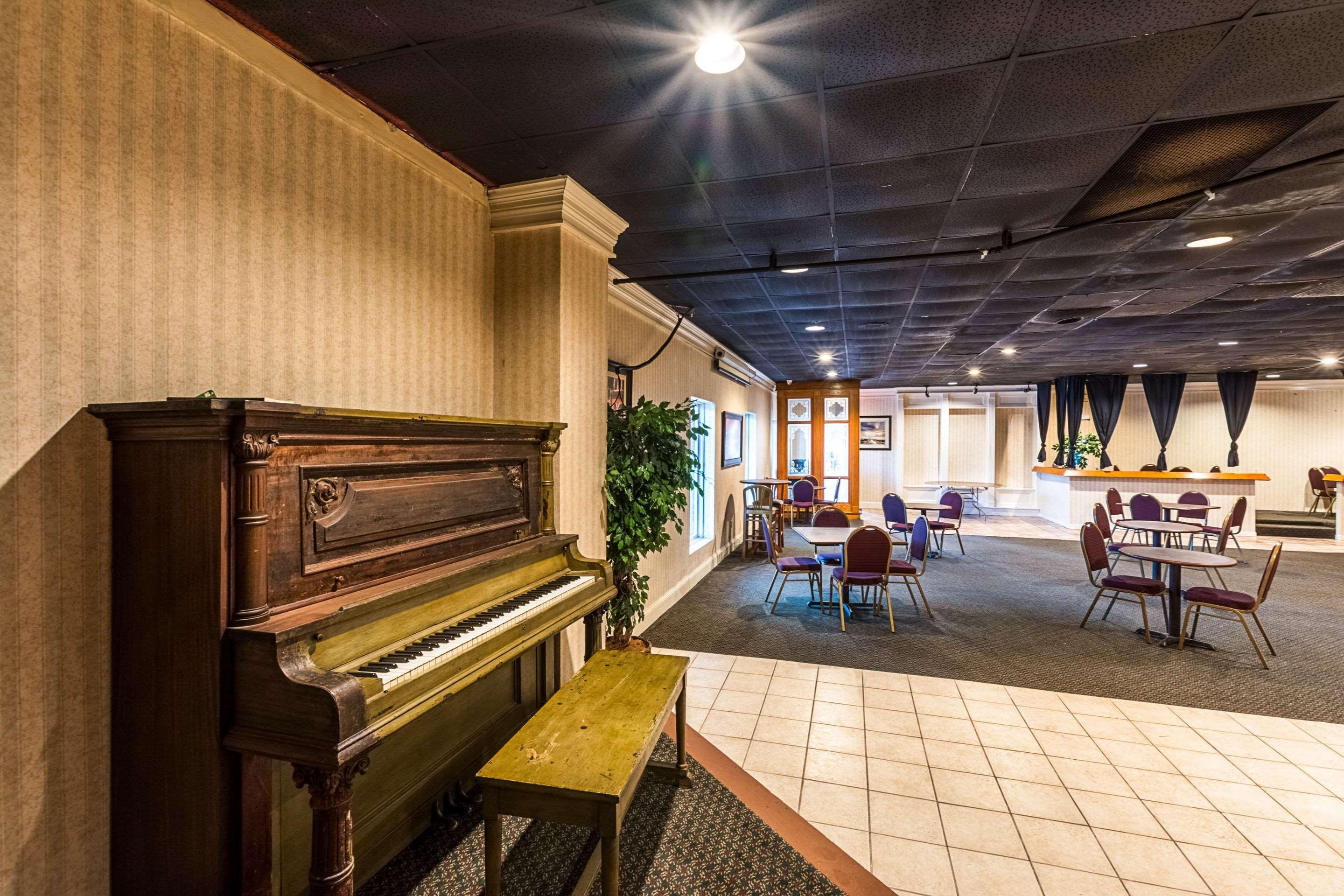 Orangeburg Inn & Suites Kültér fotó