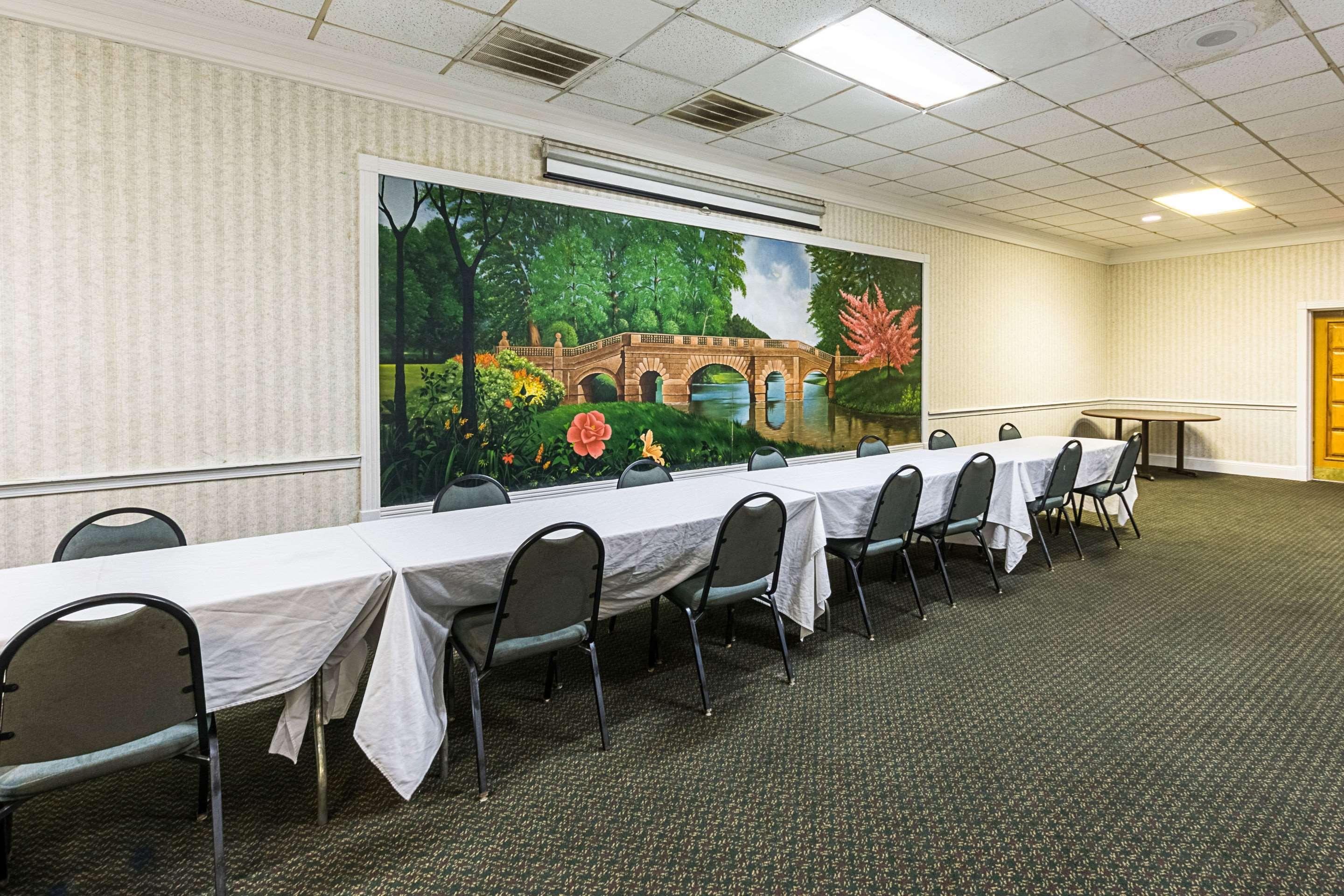 Orangeburg Inn & Suites Kültér fotó