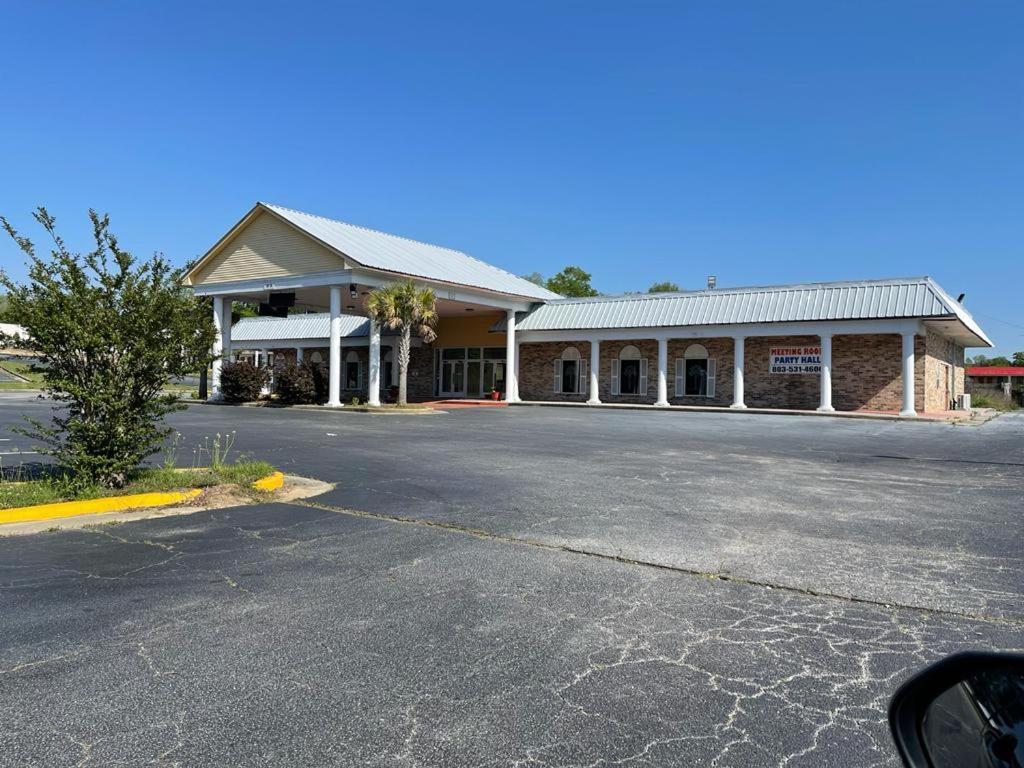 Orangeburg Inn & Suites Kültér fotó
