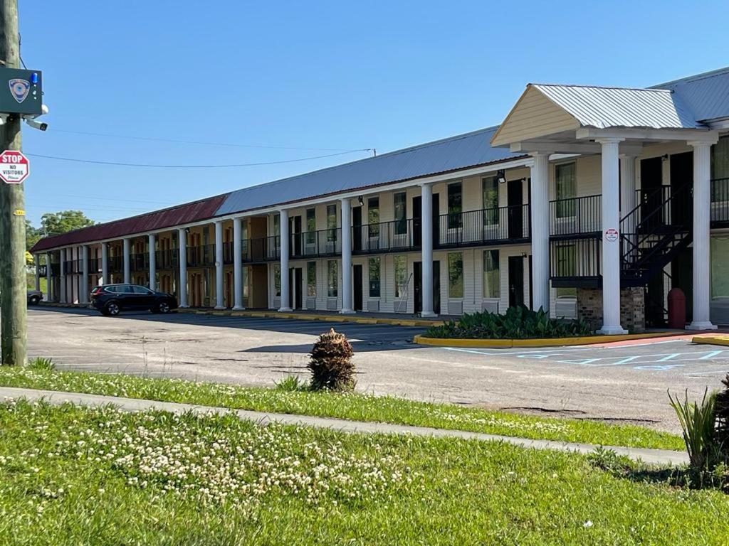 Orangeburg Inn & Suites Kültér fotó