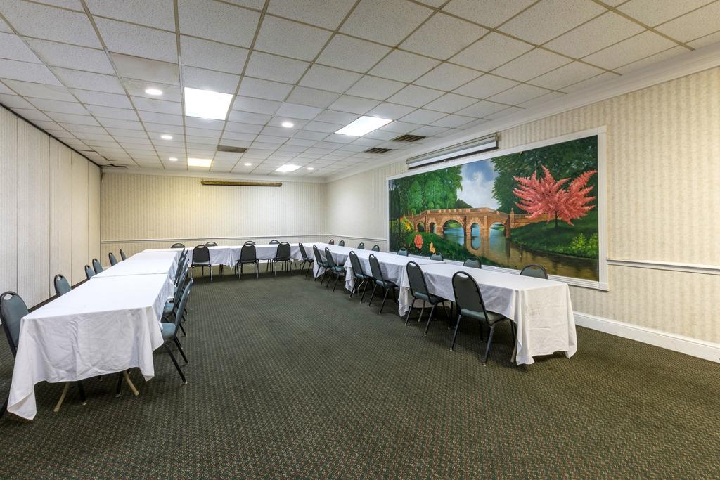 Orangeburg Inn & Suites Kültér fotó